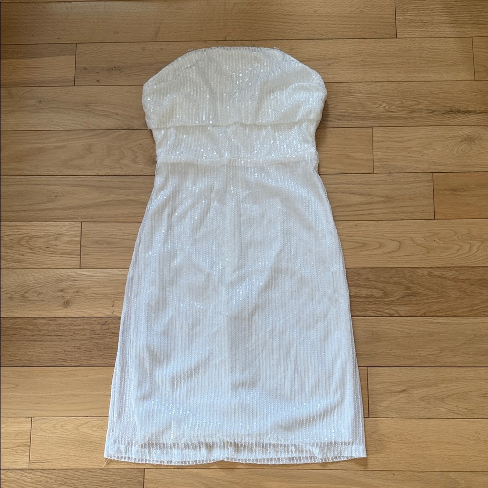 Elegant White Strapless Dress with Sequins XS